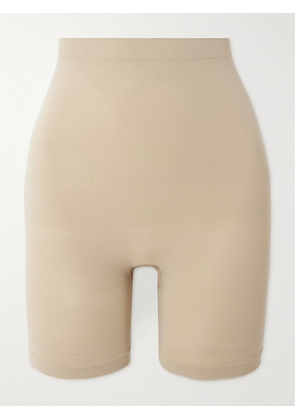 SKIMS - Seamless Sculpt Mid Thigh Shorts - Clay - Neutrals - XXS,XS,S,M,L,XL,2XL,3XL,4XL