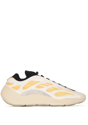 adidas Yeezy YEEZY 700 V3 'Safflower' sneakers - Neutrals