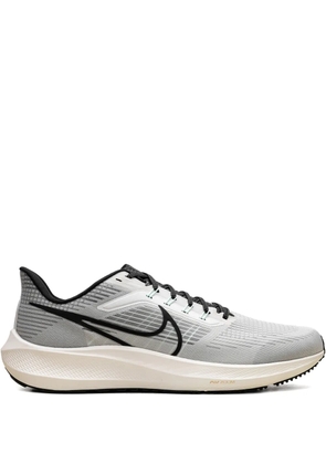 Nike Air Zoom Pegasus 39 road running sneakers - Grey