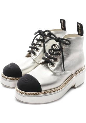 CHANEL Pre-Owned 1986-1988 toe-cap boots - Silver