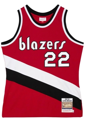 Mitchell & Ness 'NBA Portland Trail Blazers 83 Clyde Drexler' basketball jersey - Red