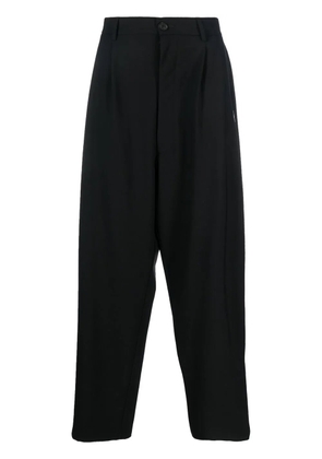COUNTY OF MILAN Feather Over pleated trousers - Black