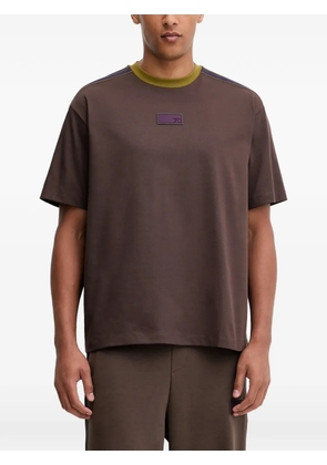 Ea7 Emporio Armani contrast-trim T-shirt - Brown