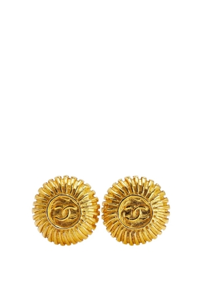 CHANEL Pre-Owned 1970-1980 Gold Plated CC Round Clip On Earrings costume earrings