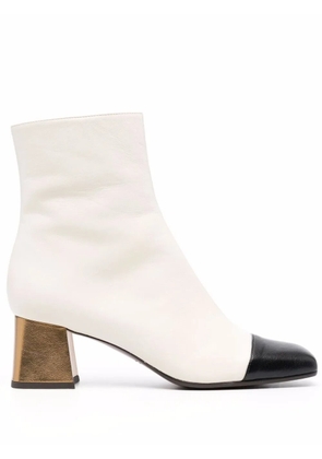 Chie Mihara Volkiria leather boots - White