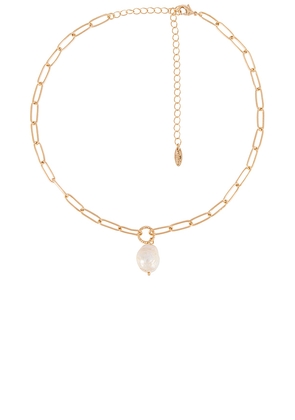 Ettika Pearl Pendant Necklace in Metallic Gold.