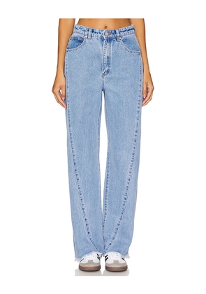 Abrand Carrie Straight Leg Jeans in Denim-Light. Size 25. Also in 27, 29, 33.