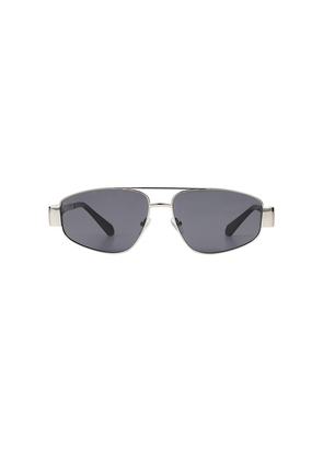 Banbe Earle Sunglasses in Metallic Silver.