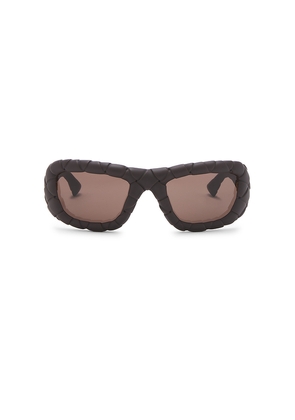 Bottega Veneta Intrecciato Sunglasses in Brown.