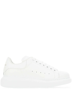 Alexander McQueen Oversized low-top sneakers - White