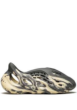 adidas Yeezy YEEZY Foam Runner MXT 'Moon Gray' sneakers - Grey