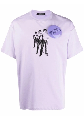 Raf Simons Question Everything badge-detail T-shirt - Purple
