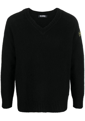 Raf Simons logo-patch V-neck jumper - Black