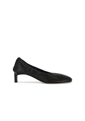 Dear Frances Glove Pump in Black. Size 36. Also in 37, 38, 39.
