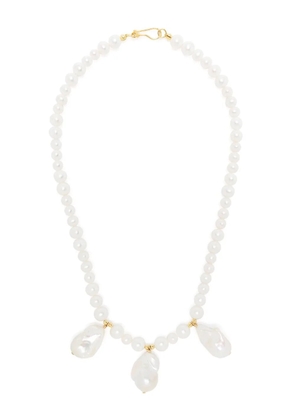 A Sinner in Pearls Fireball pearl necklace - White