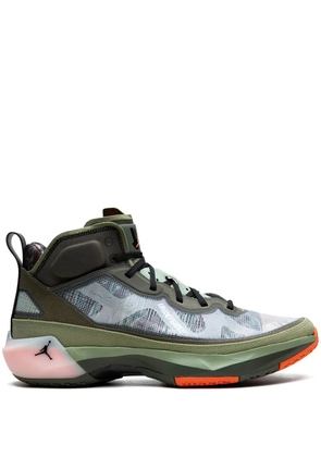 Jordan x UNDEFEATED Air Jordan 37 'Flight Jacket' sneakers - Green
