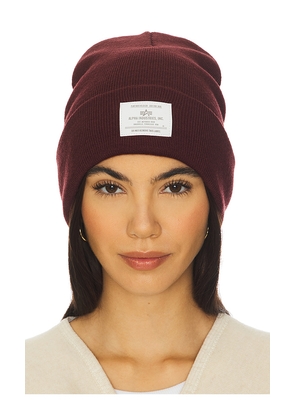 ALPHA INDUSTRIES Essential Beanie in Wine.