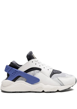 Nike Air Huarache 'Social FC' sneakers - White