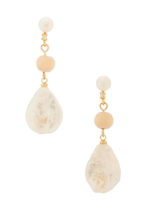 Casa Clara Keani Earrings in Ivory.