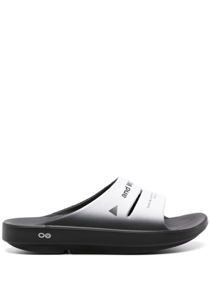 and Wander Ooahh logo-print slides - Black