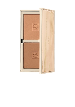 Jouer Cosmetics Sunswept Dual Bronzer Palette in Tan.