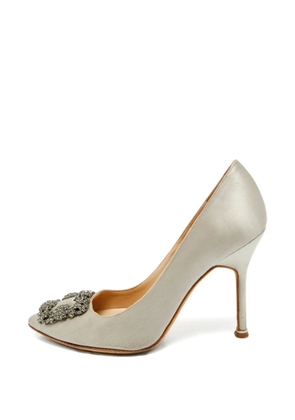 Manolo Blahnik Hangisi crystal-buckle pumps - Grey