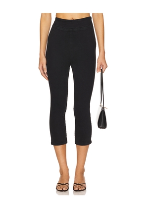 FRAME Jetset City Capri Pant in Black. Size 0. Also in 1, 2.