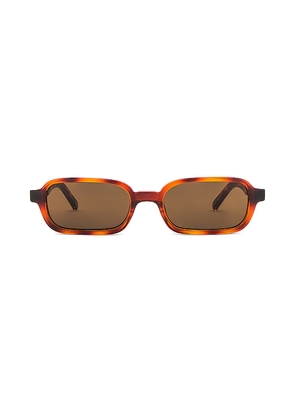 Le Specs Pilferer in Brown.