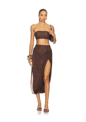 Maygel Coronel Noriega Set in Brown.