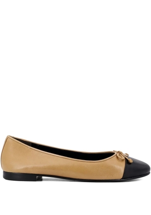 Tory Burch contrasting-toe ballet flats - Neutrals
