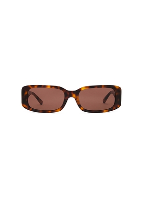 MESSYWEEKEND Roxie Sunglasses in Brown.
