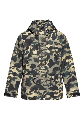A BATHING APE® camouflage hooded jacket - Green