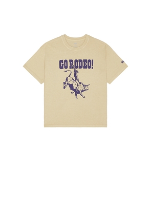 LEVI'S Gr Cropped Tee in Cream. Size L. Also in M, S, XL/1X.