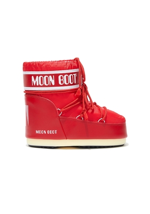 MOON BOOT Kids Icon Nylon Low Boot in Red. Size 33-35. Also in 36-38.