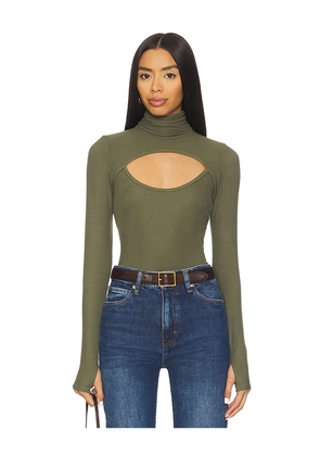Michael Lauren Cade Long Sleeve Turtleneck Top in Green. Size L. Also in M, S, XL, XS.