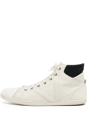Louis Vuitton Pre-Owned leather sneakers - White