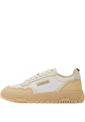 Autry Wildpace low-top panelled sneakers - White