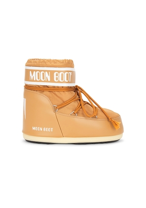 MOON BOOT Low Icon Boot in Ivory. Size 36-38. Also in 39-41.