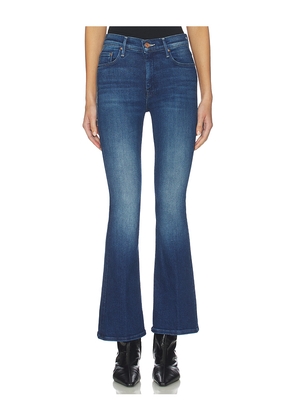 MOTHER The Petite Bootcut Jeans in Nip It in Blue. Size 26P. Also in 28P, 30P, 32P, 34P.