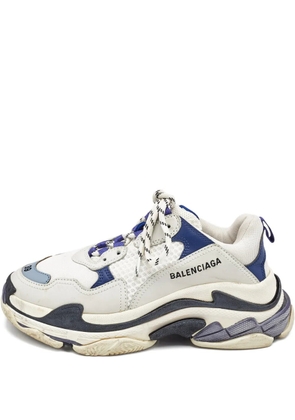 Balenciaga Pre-Owned Triple S lace-up fastening sneakers - White
