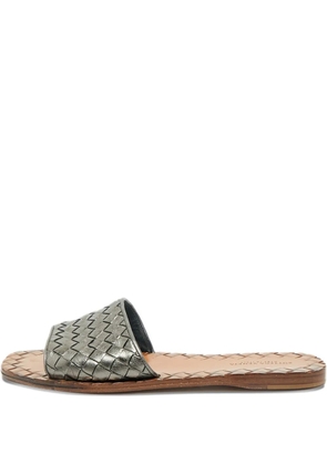 Bottega Veneta Pre-Owned Intrecciato leather slides - Silver