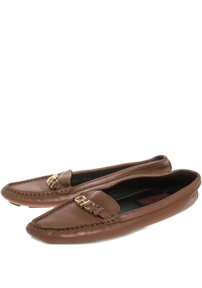 Carolina Herrera Vintage Pre-owned logo-plaque loafers - Brown