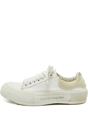 Alexander McQueen Pre-Owned canvas platform sneakers - White
