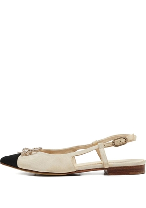 CHANEL Pre-Owned bow-detail slingback flats - Neutrals