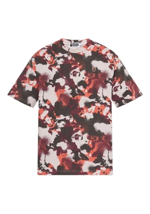 A BATHING APE® camouflage-print T-shirt - Red