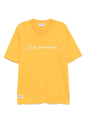 CHOCOOLATE logo-print T-shirt - Yellow