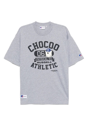 CHOCOOLATE x Russell Athletic logo-print T-shirt - Grey