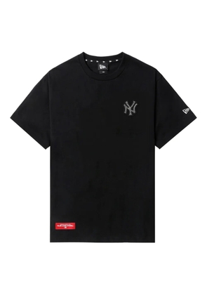 NEW ERA CAP rhinestone-embellished logo T-shirt - Black