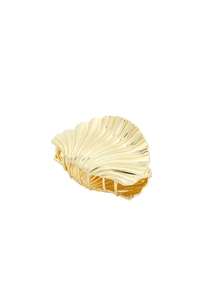 petit moments Scallop Shell Hair Clip in Metallic Gold.