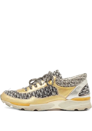 CHANEL Pre-Owned metallic-effect tweed sneakers - Silver